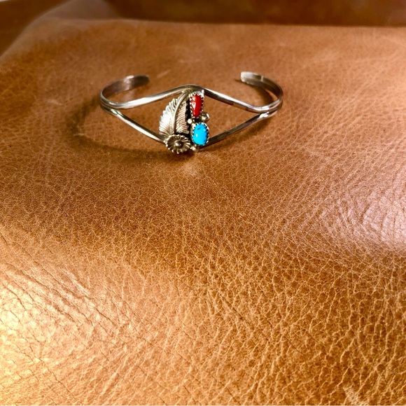 VTG NAVAJO TURQUOISE CORAL STERLING D CUFF AMERICAN INDIAN - Picture 4 of 12